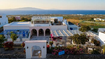 white pearl laokasti suites