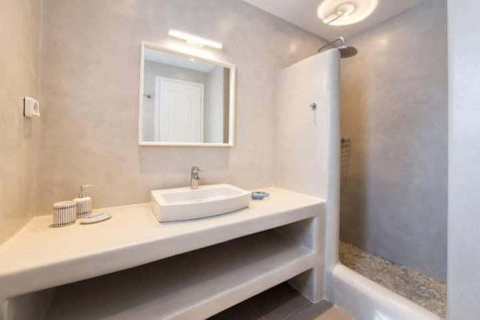 naousa center living