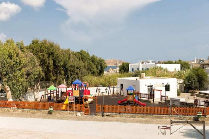 naousa center living