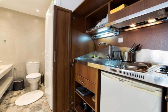 naousa center living