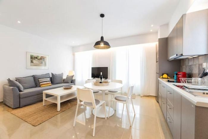 naousa center living
