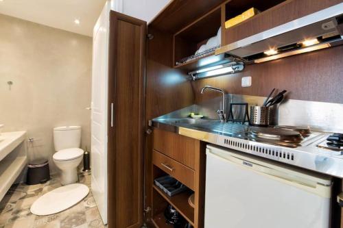 naousa center living