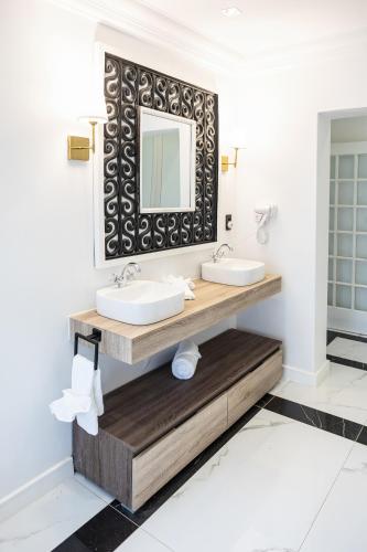 le manoir boutique estate