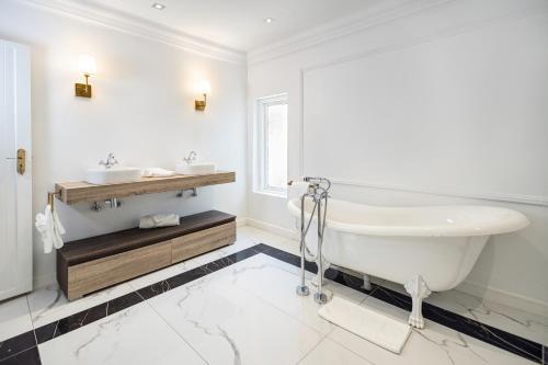 le manoir boutique estate