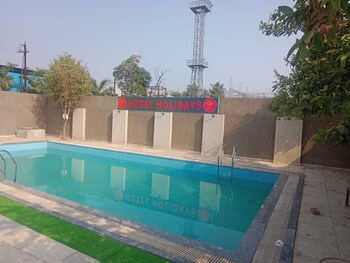 Holidays Luxury Hotel & Resort,,3 star