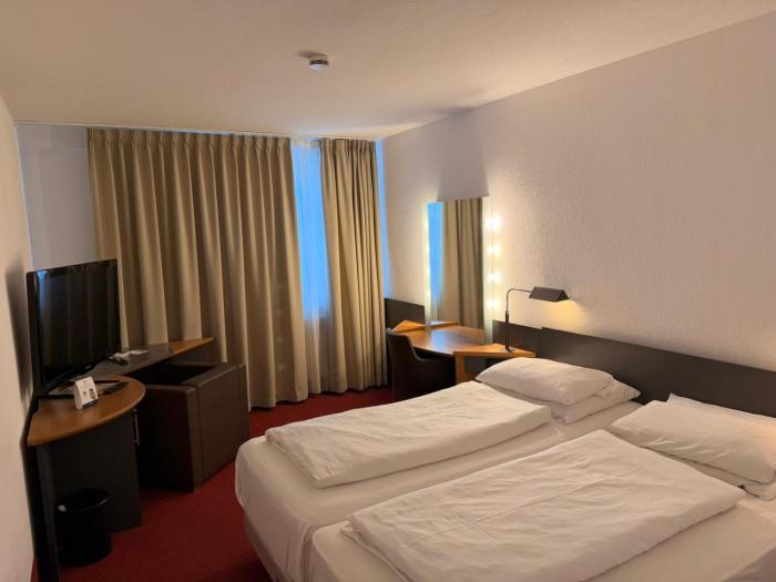 roomie hotel