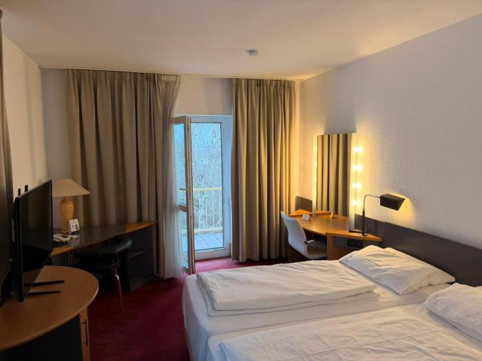roomie hotel