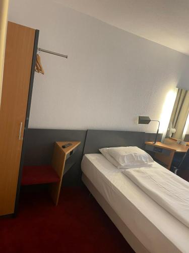 roomie hotel