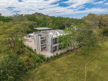 nelblu flamingo suites