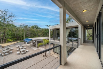 nelblu flamingo suites