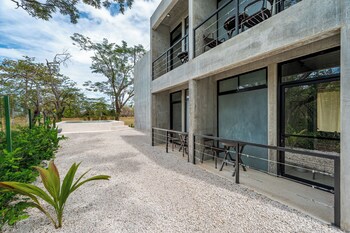 nelblu flamingo suites
