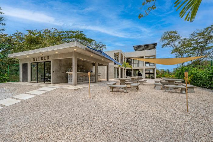 nelblu flamingo suites