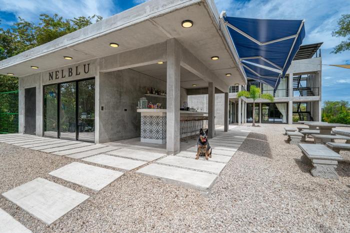 nelblu flamingo suites