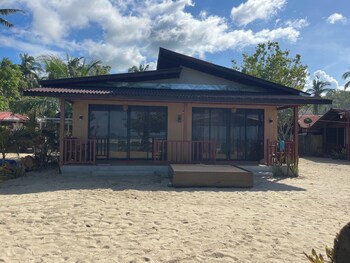 Akoya Beach Park & Cottages,,5 star