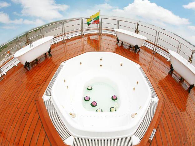 vintage luxury yacht hotel