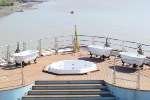 vintage luxury yacht hotel
