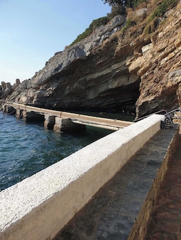 ikaria