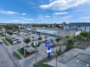 platinum inn and suites webster