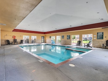 platinum inn and suites webster
