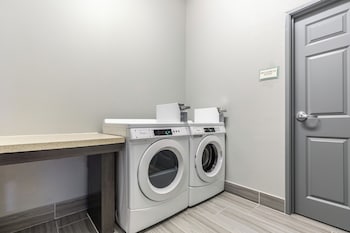 platinum inn and suites webster