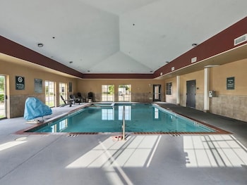 platinum inn and suites webster
