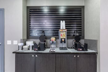 platinum inn and suites webster