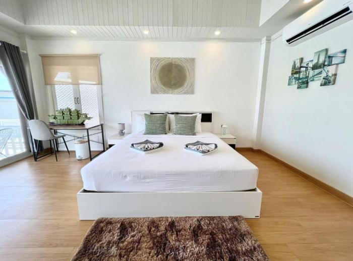 jaokhun bayview kamala phuket