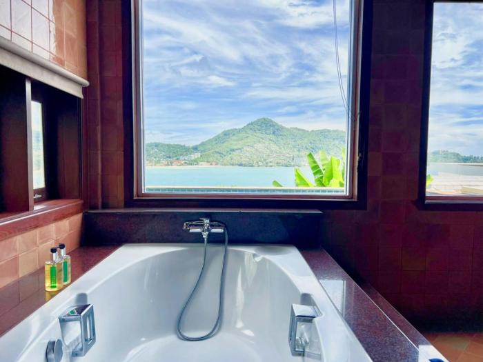 jaokhun bayview kamala phuket