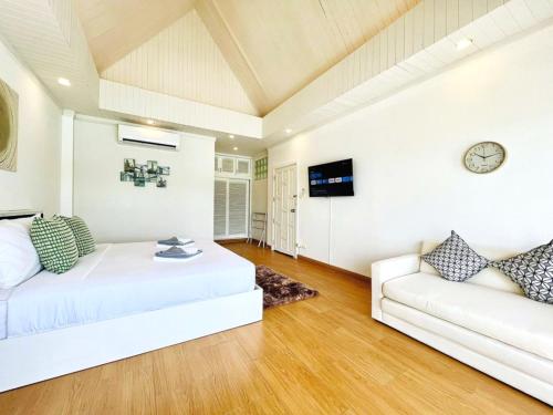 jaokhun bayview kamala phuket