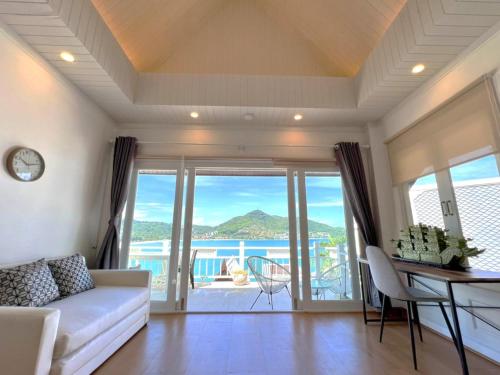jaokhun bayview kamala phuket