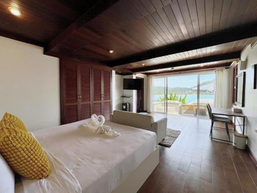 jaokhun bayview kamala phuket