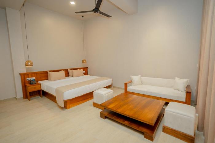 emerald resort hikkaduwa