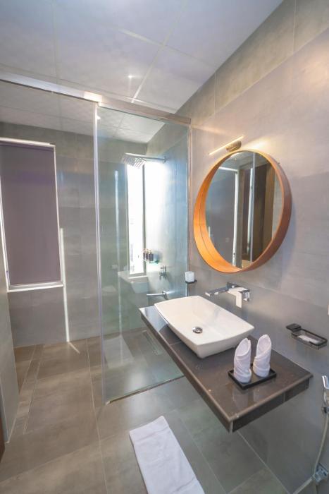 emerald resort hikkaduwa