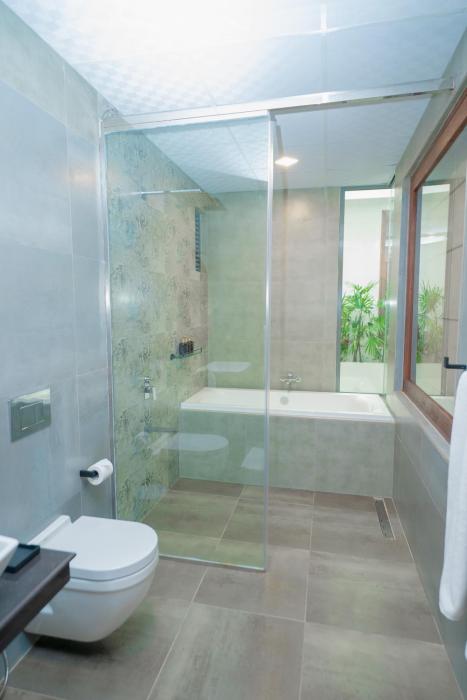 emerald resort hikkaduwa
