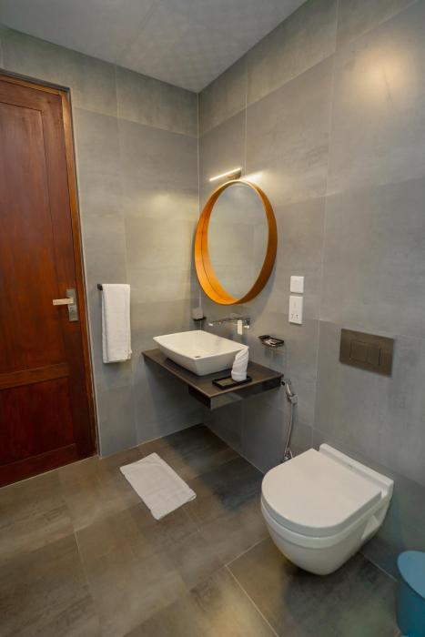 emerald resort hikkaduwa
