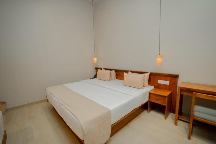 emerald resort hikkaduwa