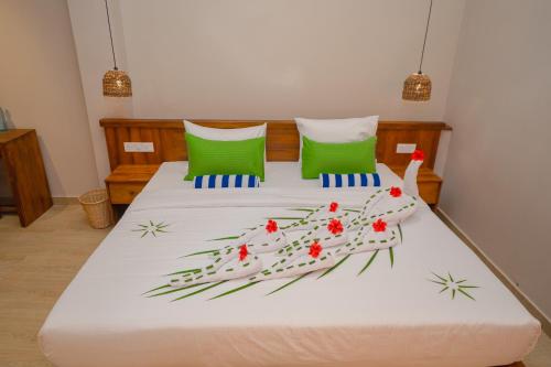 emerald resort hikkaduwa