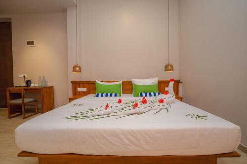 emerald resort hikkaduwa