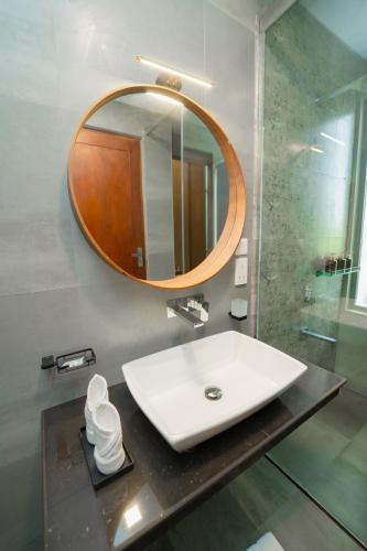 emerald resort hikkaduwa