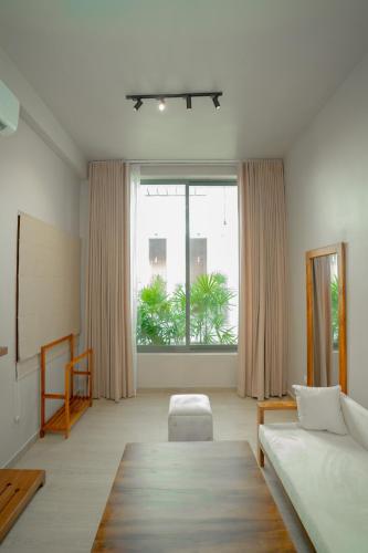 emerald resort hikkaduwa