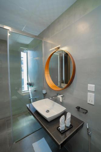 emerald resort hikkaduwa