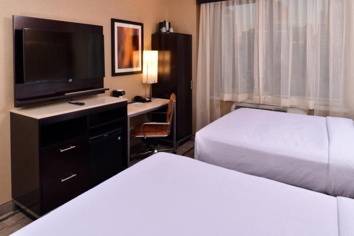 holiday inn new york city times square by ihg