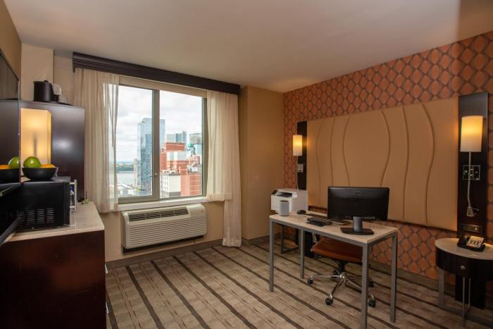 holiday inn new york city times square by ihg