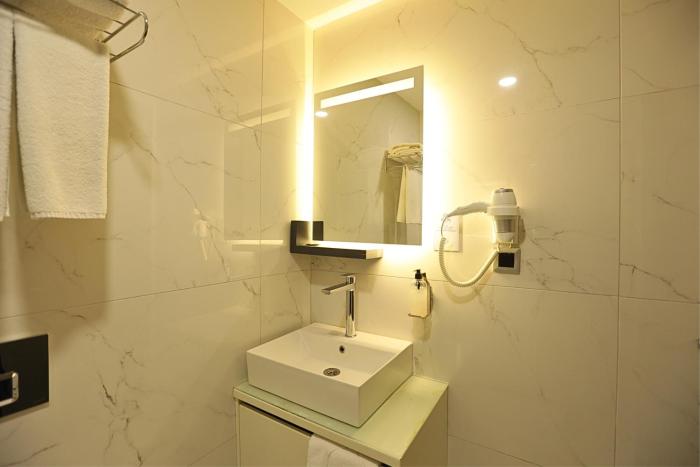 ren business hotel
