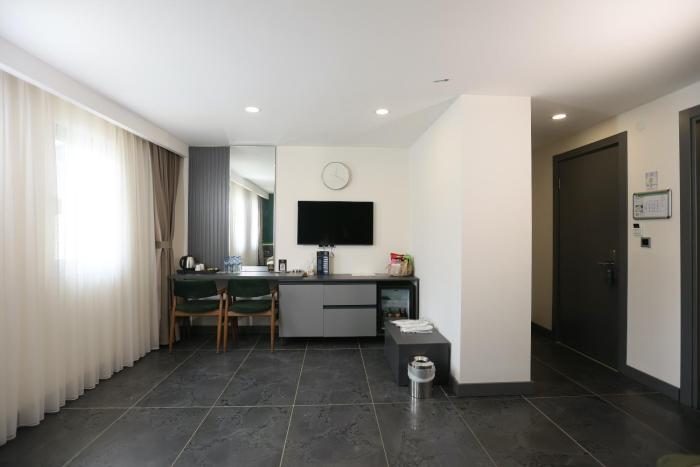 ren business hotel