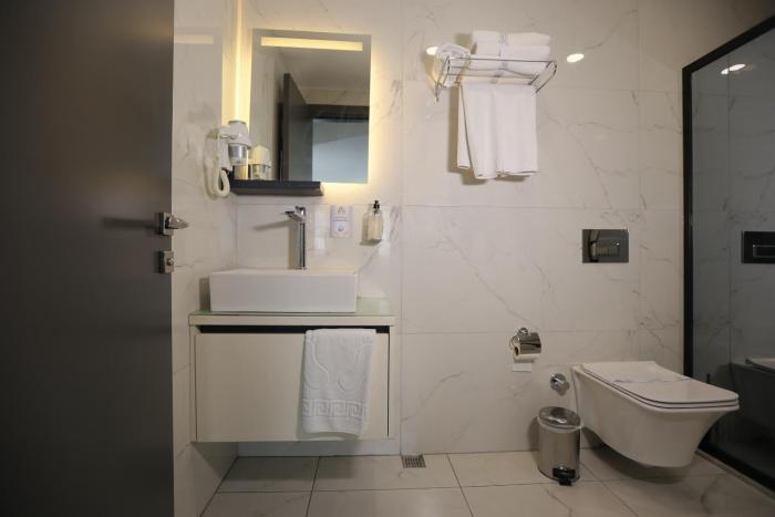 ren business hotel