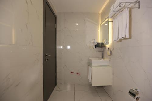 ren business hotel