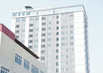 ln hotel and residence