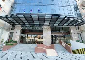 ln hotel and residence