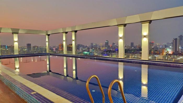 ln hotel and residence